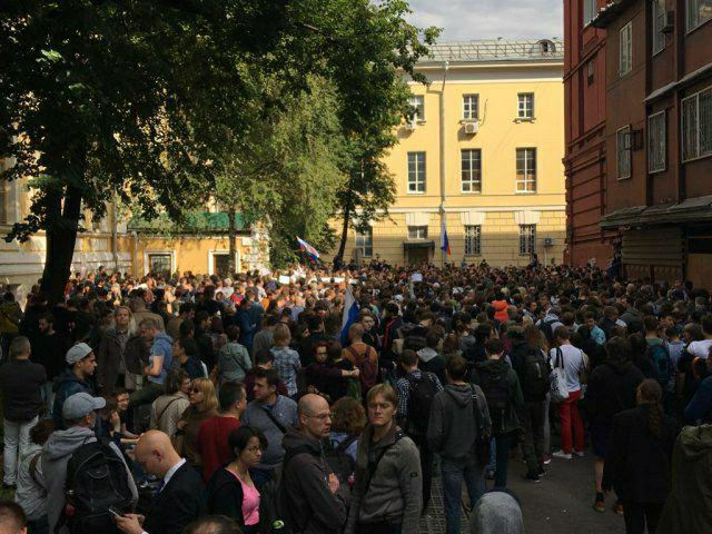 Протесты и выборы в Москве. Кто такая Любовь Соболь и что происходит?