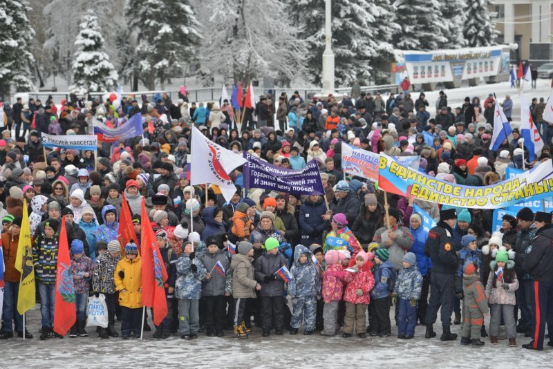 Фестиваль 4 ноября. День народного единства в Горно-Алтайске. День народного единства в Горно-Алтайске фото. Владивосток Центральная площадь праздник 4 ноября.