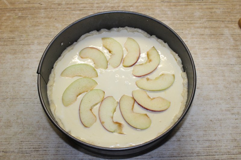 Творожный пирог с яблоками - серьезный конкурент цветаевскому: пошаговый фото рецепт