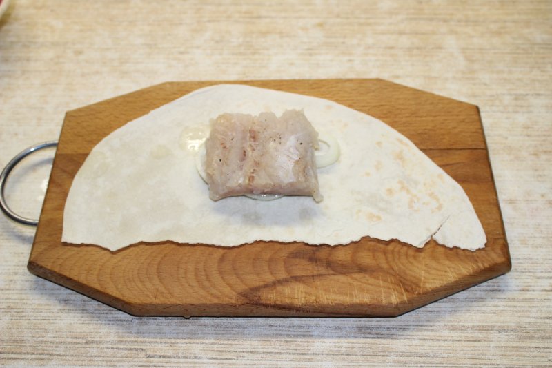 Рыбное филе, запеченное в лаваше: пошаговый фото рецепт