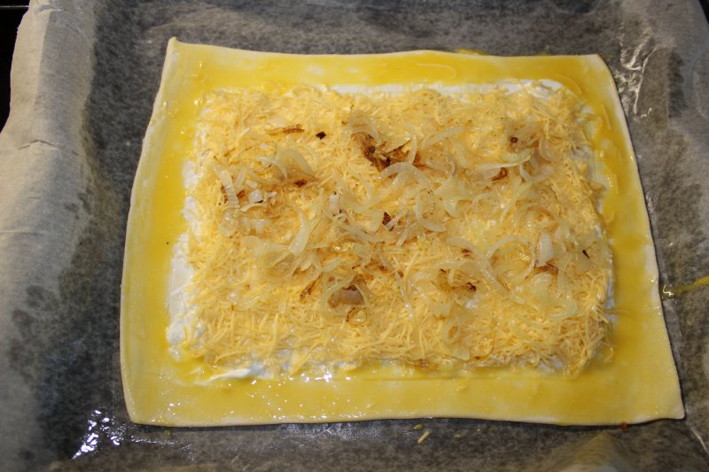 Сырный пирог с луком: пошаговый фото рецепт