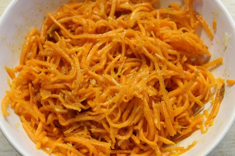 Домашняя морковь по-корейски: пошаговый фоторецепт
