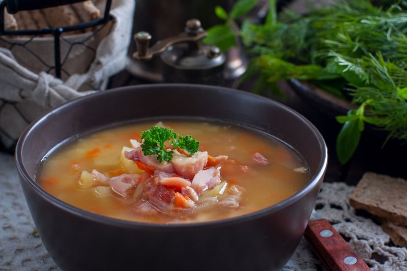 Вкуснейший гороховый суп с копченостями