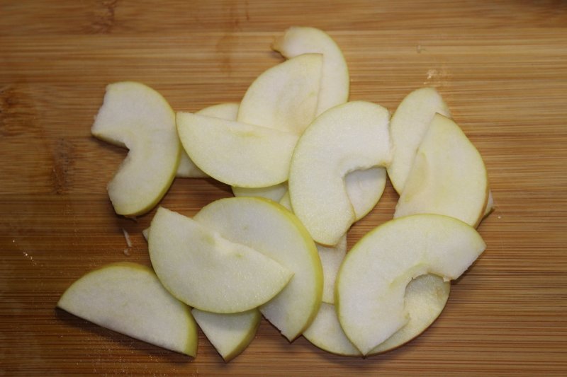 Яблочные розы из слоеного теста: пошаговый фото рецепт