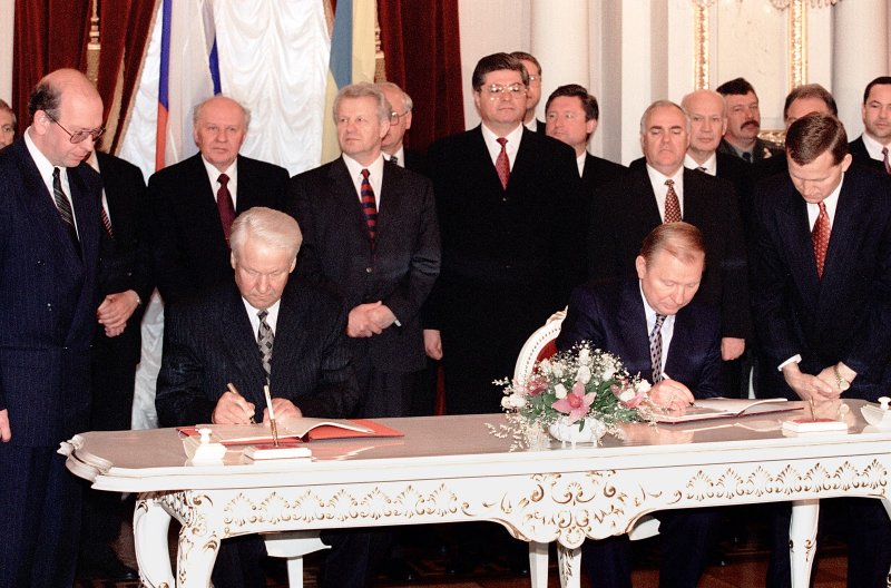 Договор о дружбе России и Украины перестал действовать. Что это значит?