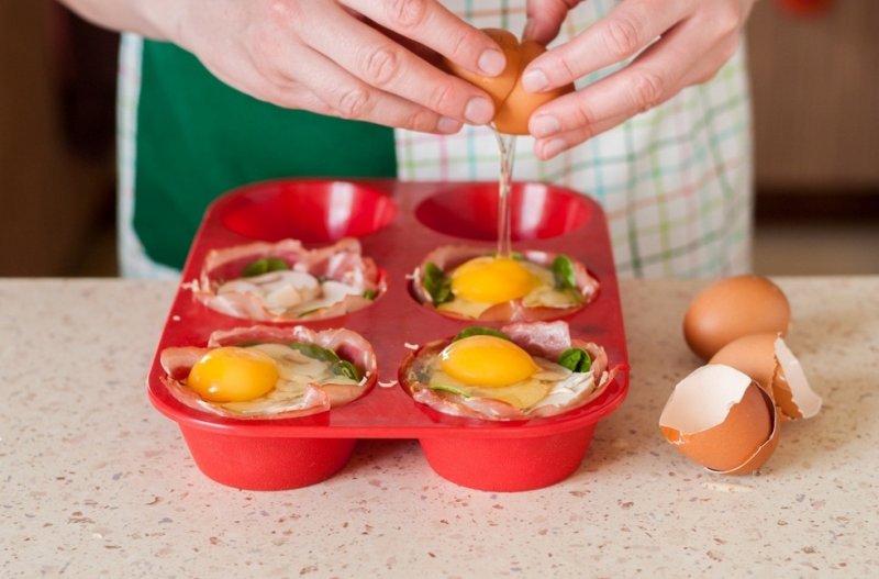 Маффины с беконом и яйцом к завтраку: пошаговый фото рецепт
