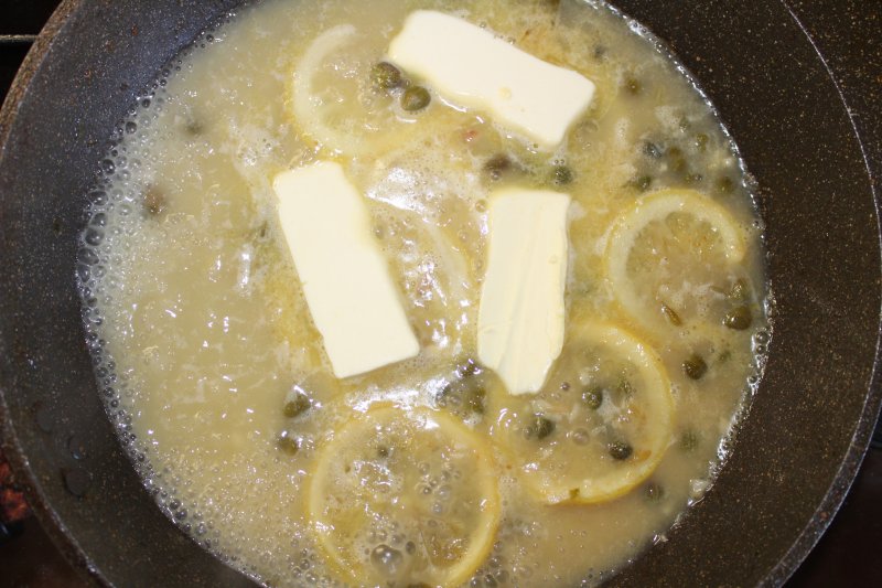 Сочная курочка в лимонном соусе с каперсами: пошаговый фото рецепт