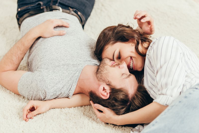 Признания пар: что меняется в постели после 5, 10, 20 и 30 лет вместе