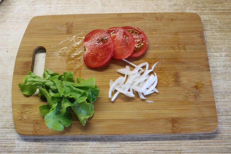 Греческий бутерброд с фрикадельками, овощами и тзадзики: пошаговый фото рецепт