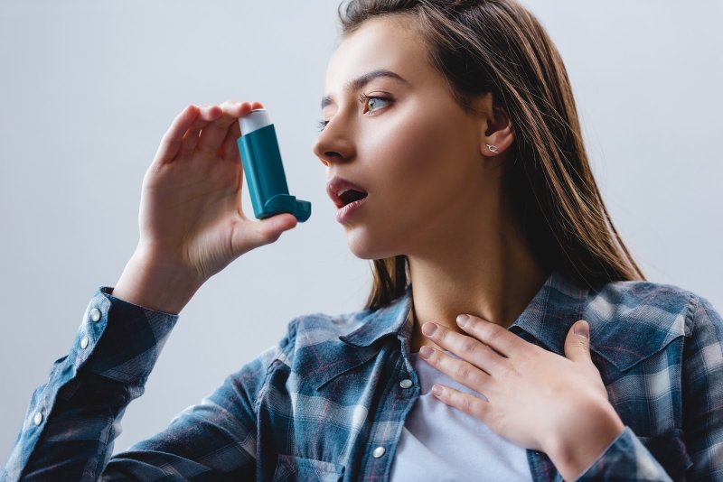 Бронхиальная астма: симптомы и лечение астмы у взрослых и детей