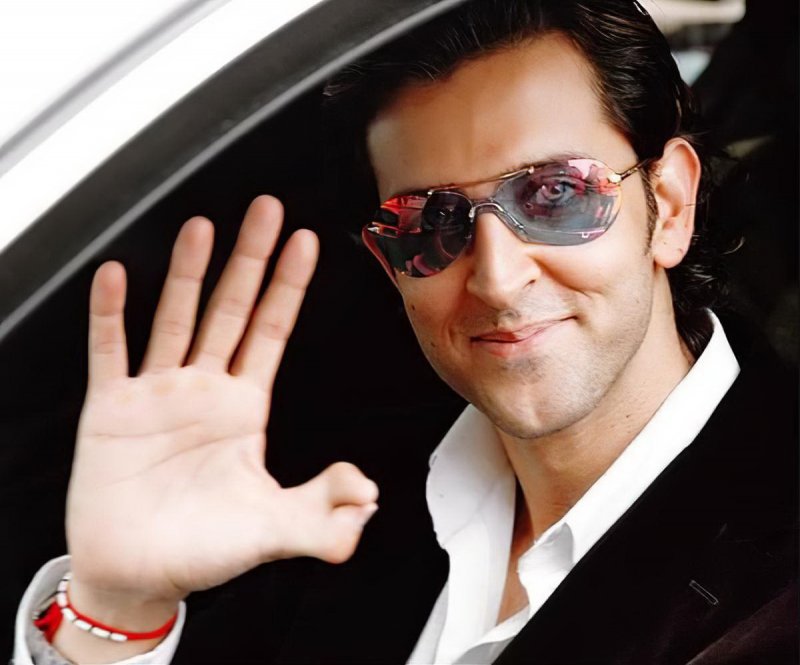 Индийский актер с 6 пальцами на руке фото