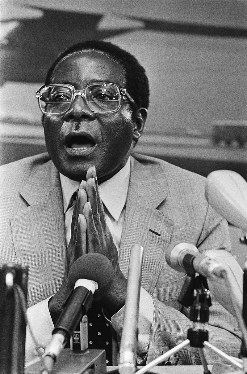 Роберт Мугабе - экс-диктатор Зимбабве - скончался в 95 лет. Чем он знаменит?