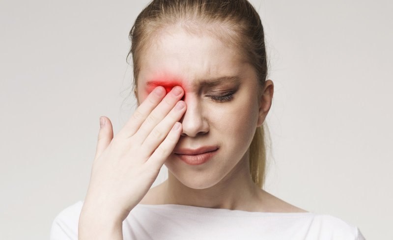 Что значит дергающийся глаз? Симптомы, при которых пора бежать к неврологу