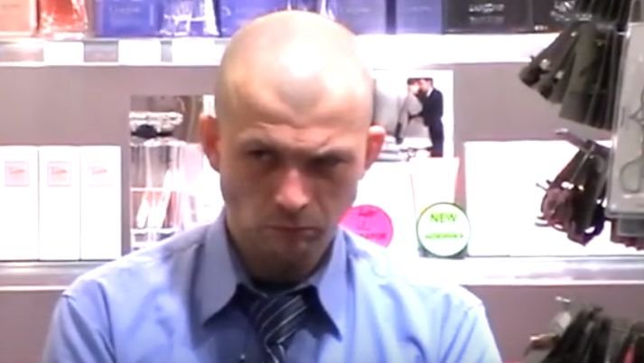 «Положи на место, дура!» Как россиянок унижают в магазинах косметики