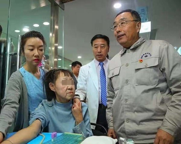 Новый облик. Китайскую девочку с лицом старушки спасла операция