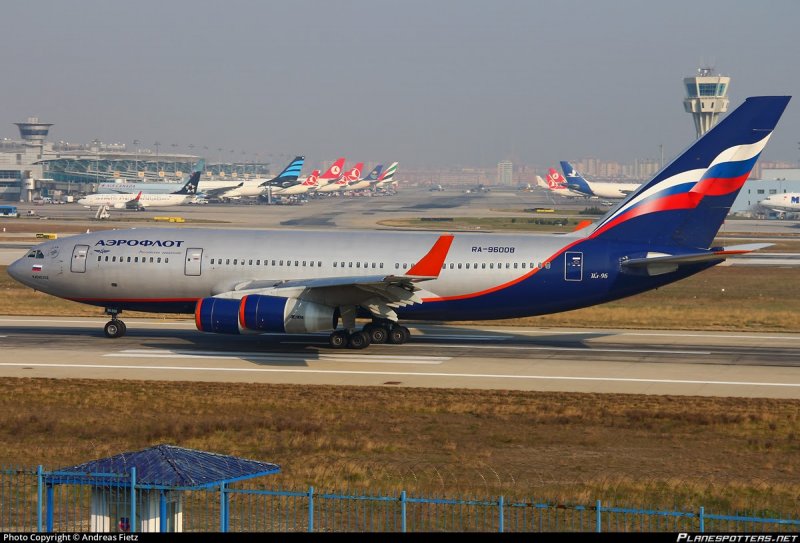 Самолет Путина: почему на Ил-96 летает президент, но не возят пассажиров?