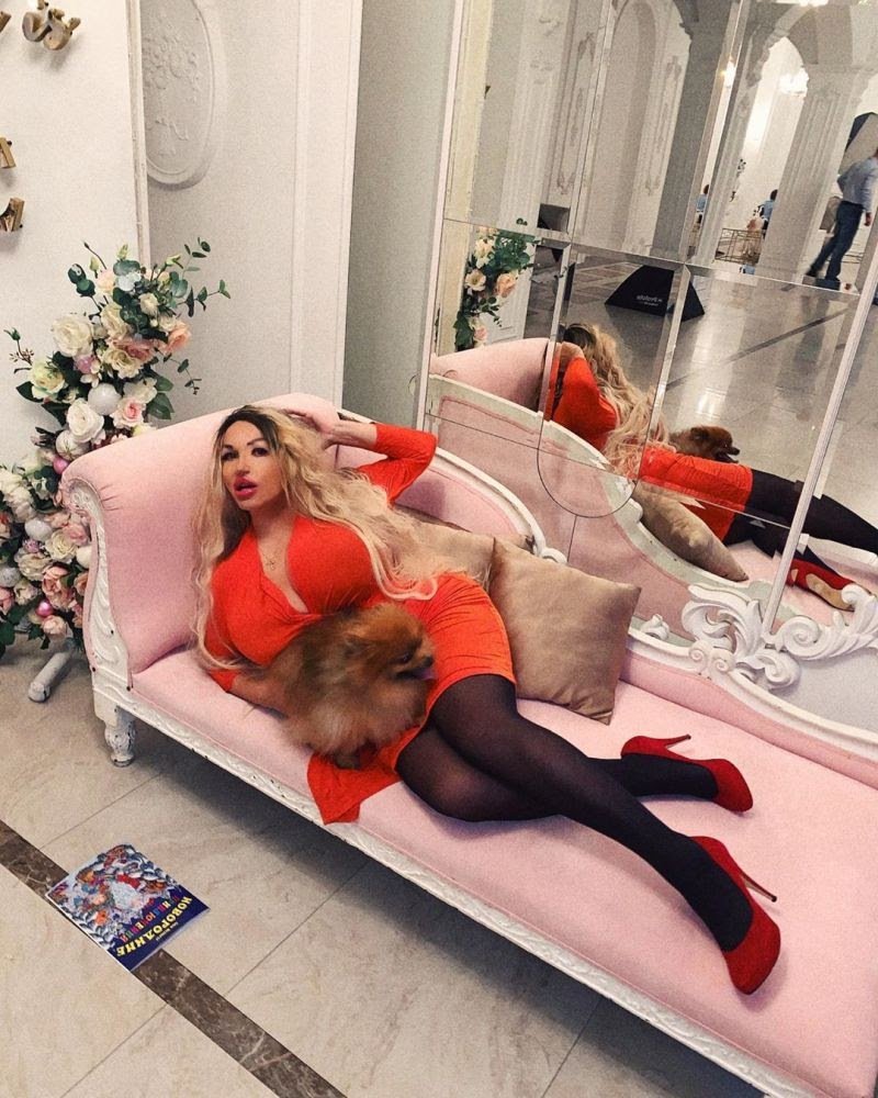 Русская модель Лана Медингер с 14 размером груди рассказала, почему парням с ней тяжело