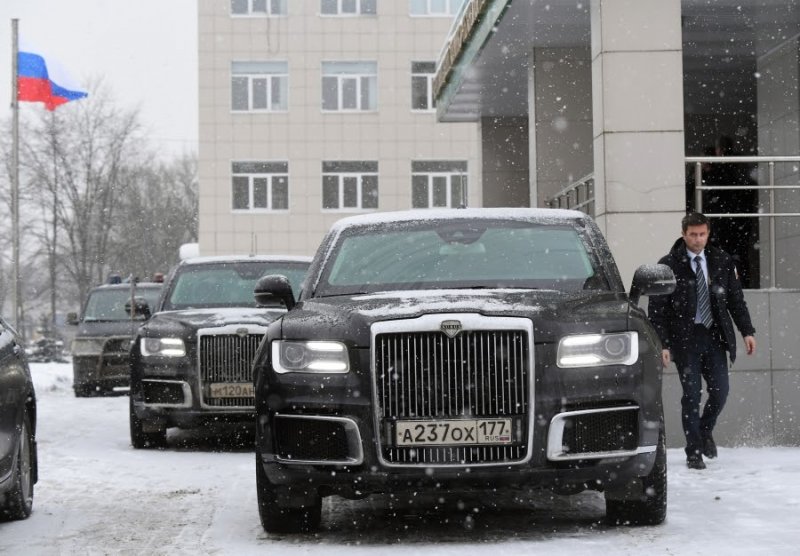 «Помойка» за 18 млн. За что критикуют лимузин Aurus «как у Путина»