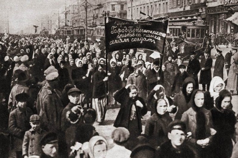 8 марта: история праздника. Что произошло 8 марта 1917 года?