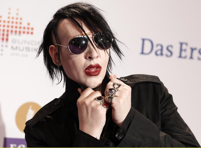 Marilyn Manson: песня Sweet Dreams, Мэрилин Мэнсон без грима и с Дитой фон Тиз