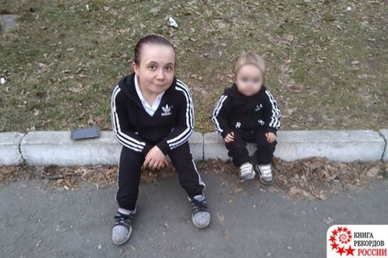 Как выглядит самая маленькая мама России, чей рост - 109 см