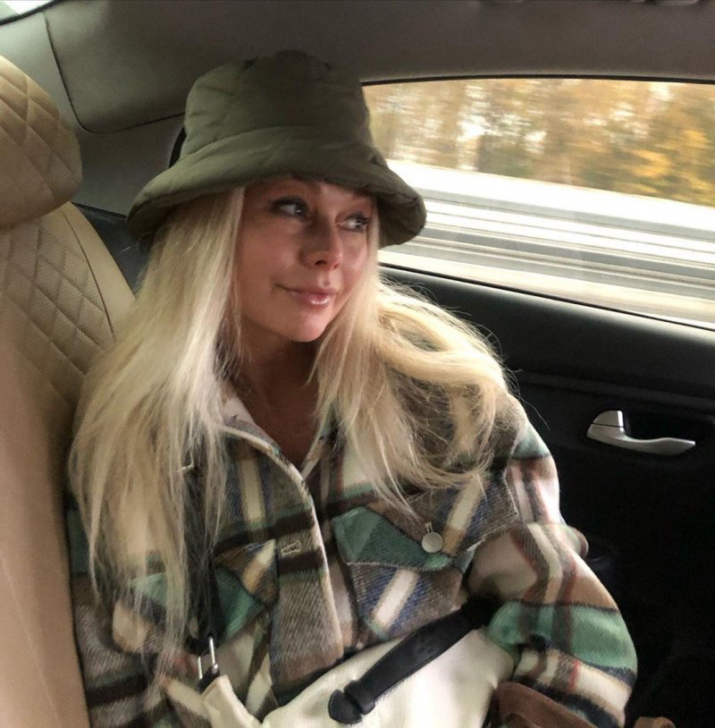 Звезда «Бедной Насти» Елена Корикова показала, как выглядит в 48 (ФОТО)