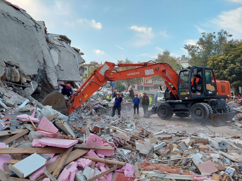 Количество жертв землетрясения в Турции выросло до 43 человек