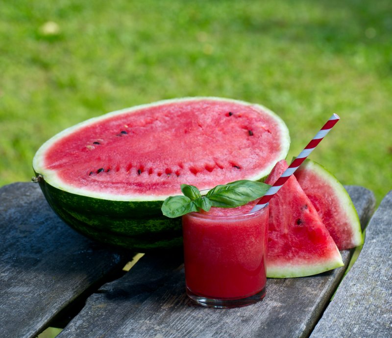 Идеи фруктовых коктейлей для жарких летних дней
