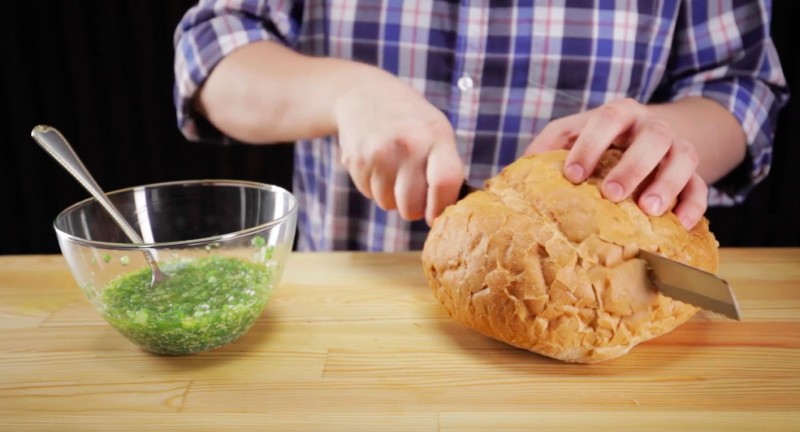 Хлеб "Сырная бомба": видео рецепт и пошаговые фото