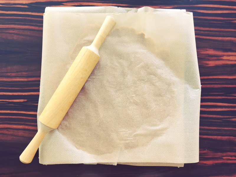Пирог с лососем, шпинатом и сыром: пошаговый фото-рецепт