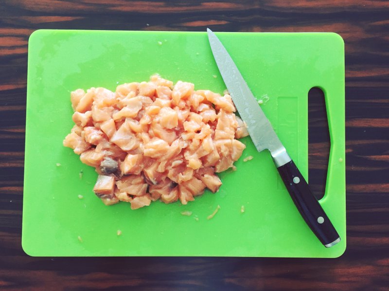 Пирог с лососем, шпинатом и сыром: пошаговый фото-рецепт