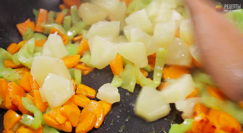 Свинина в кисло-сладком соусе с ананасами: видео-рецепт