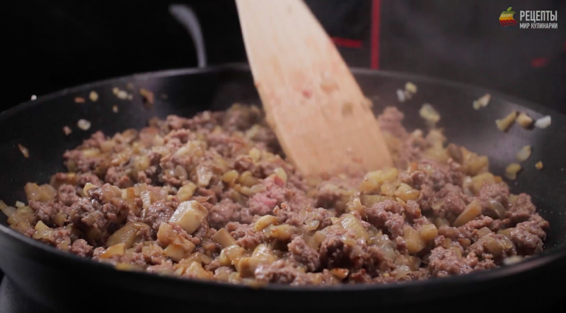 Баклажаны, фаршированные грибами и мясом: видео-рецепт