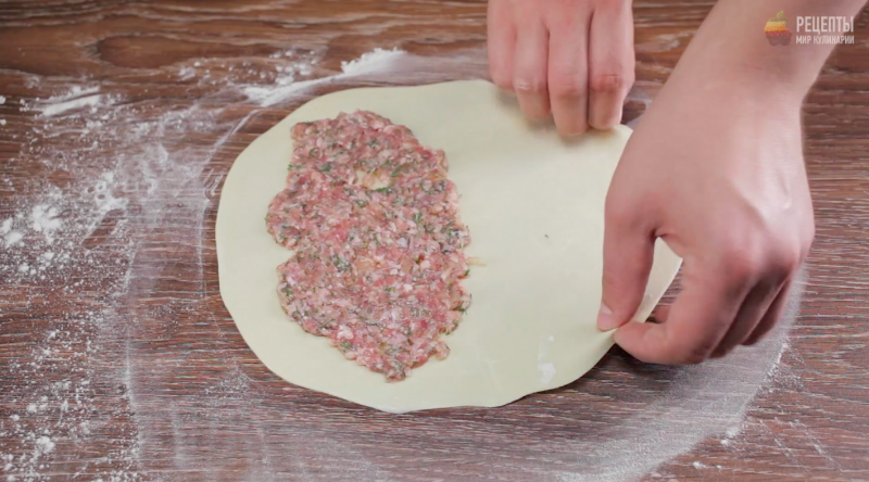 Чебуреки с мясом и зеленью: видео-рецепт