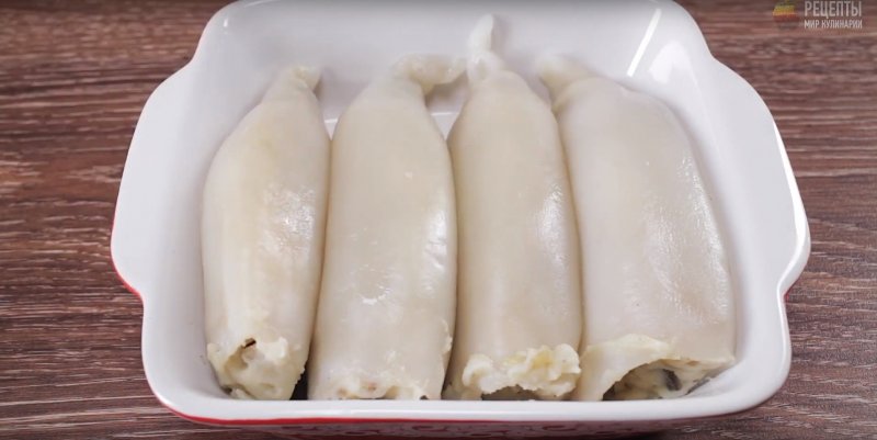 Фаршированные кальмары в сметане: видео-рецепт