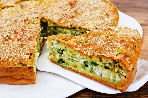 Пирог с зеленым луком и курицей