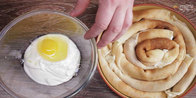 Блинный пирог с творожной начинкой: видео-рецепт