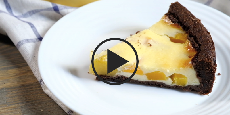 Шоколадный тарт с персиками: видео-рецепт