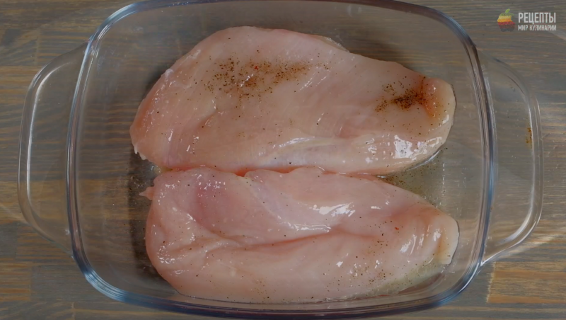 Куриное филе с вишневым соусом: видео-рецепт