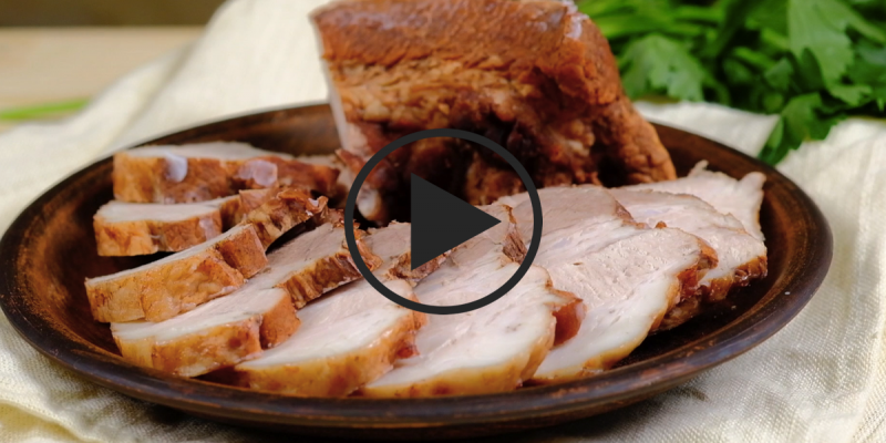 Свиная грудинка в луковой шелухе: видео-рецепт