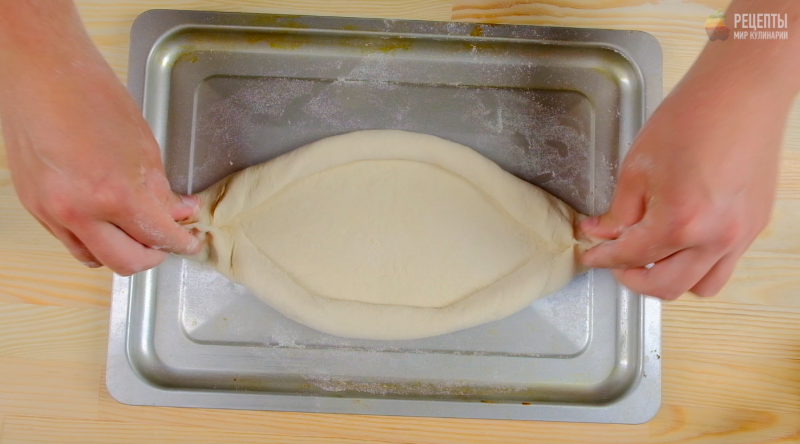 Хачапури по-аджарски с яйцом: видео-рецепт