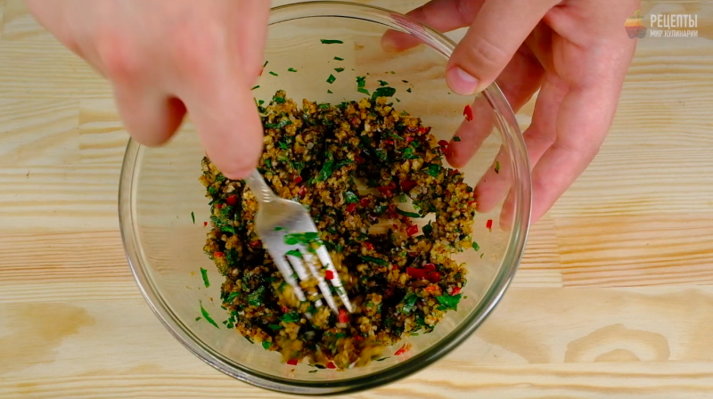 Пхали из свеклы, стручковой фасоли и шпината: видео-рецепт
