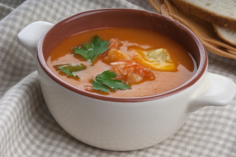 Вкуснейший томатный суп с креветками