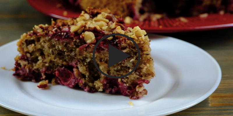 Ореховый пирог с вишней: видео-рецепт