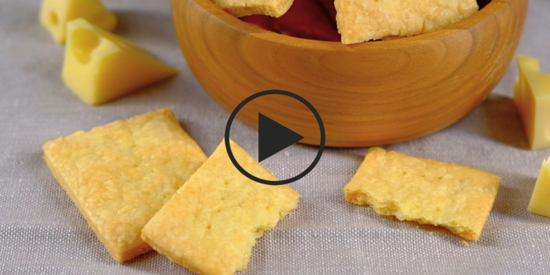 Воздушные сырные крекеры: видео-рецепт