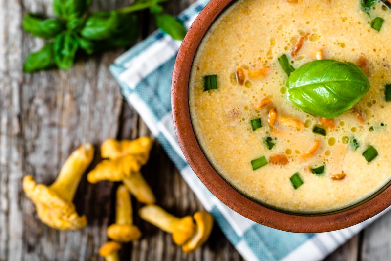 Аппетитный крем-суп с лисичками