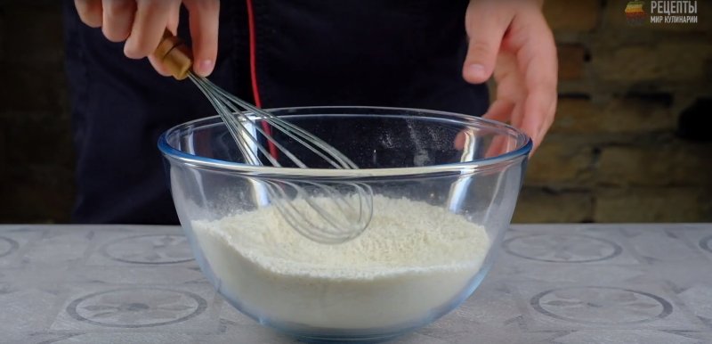 Нежный кокосовый кекс: видео-рецепт