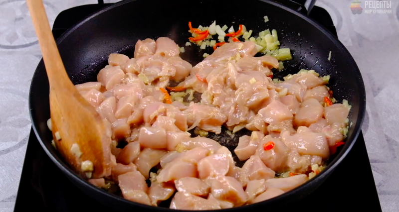 Видео-рецепт: Курица “Кунг Пао”