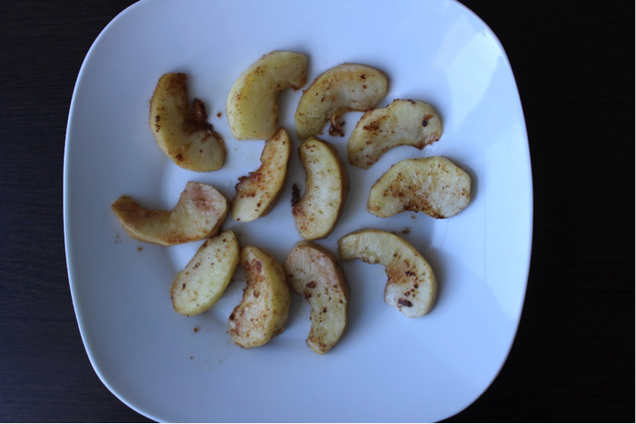 Пошаговый фото-рецепт: печень по-берлински с яблоками