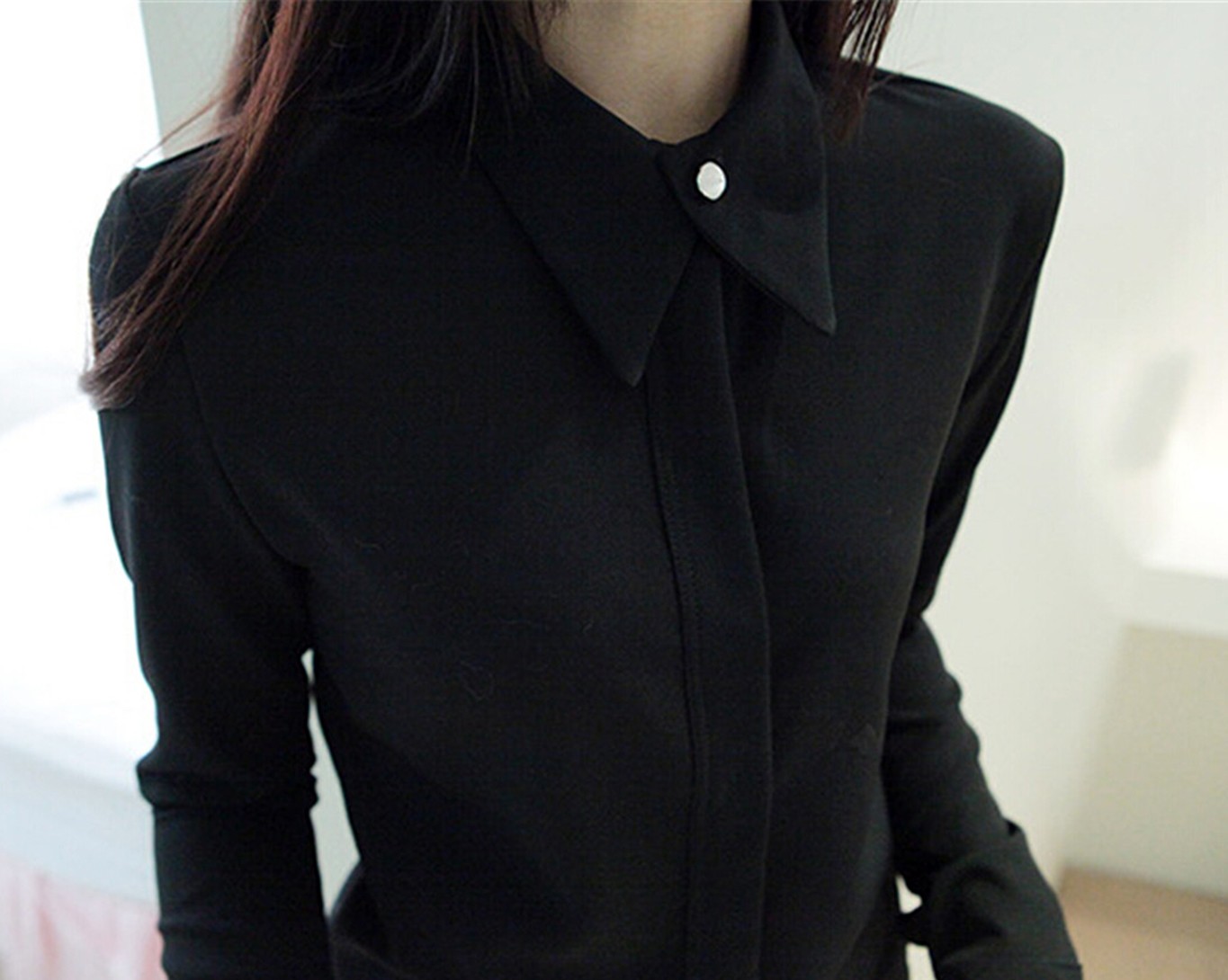 Чёрная блузка женская